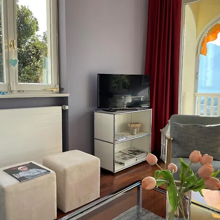 Dora Attika By Fewotessin Appartement